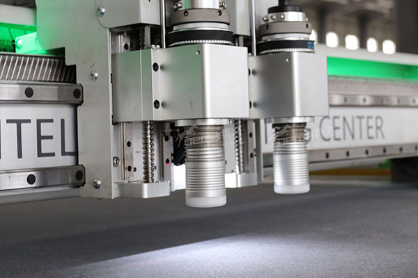 得馬F11高速裁切機