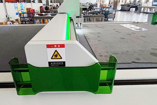 得馬F11-1625高速裁切機