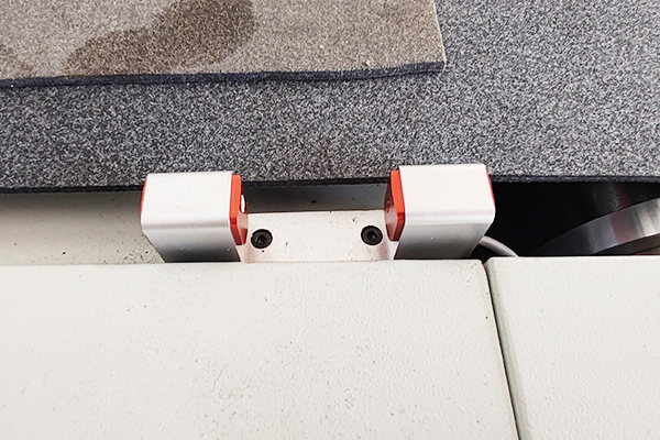 得馬高速裁切機激光對刀儀